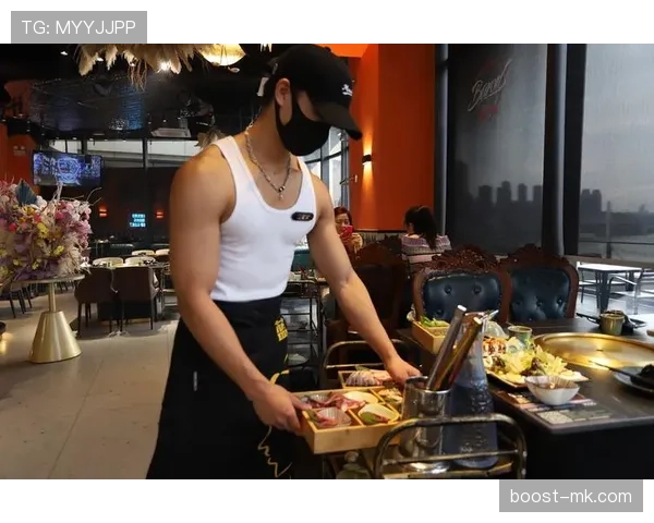 刷到石智勇的生活照，球场猛男回家竟然这么精致，我服了